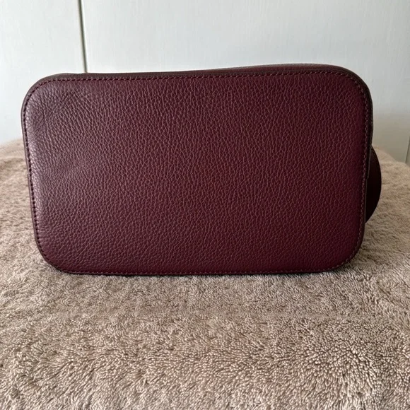 Kate Spade Leather Burgundy Shoulder Bucket Bag with Sleek Design - Picture 5 of 10